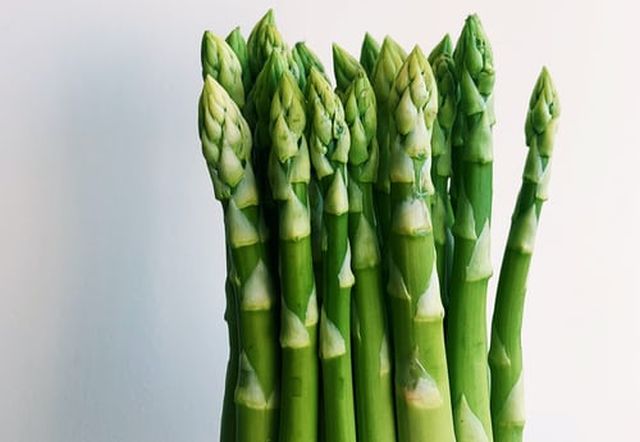 jak gotować szparagi