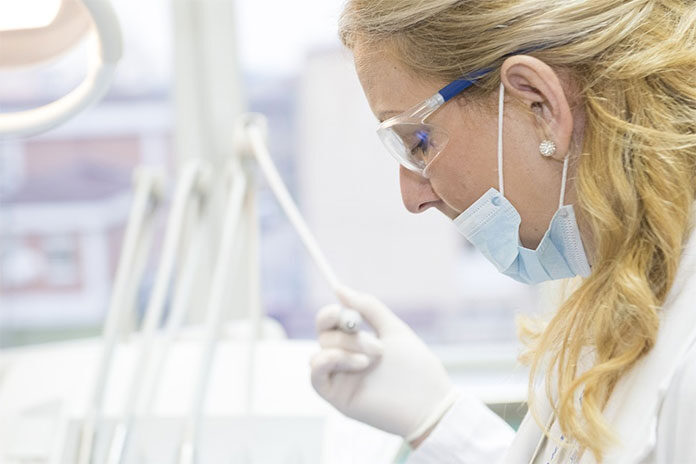 dent1 Założenie i wyposażenie gabinetu dentystycznego