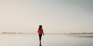 Jakie są najważniejsze czynniki wpływające na rozwój i zdrowie psychiczne człowieka