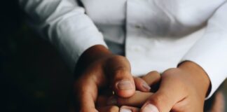 Czy istnieją różnice w podejściu do terapii w zależności od wykształcenia?