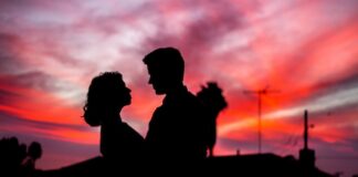 Jak radzić sobie z trudnościami w życiu seksualnym pary i jak je rozwiązywać