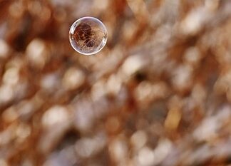 Czy można myć okulary mydłem?